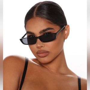 Fly Me Out Sunglasses - Black / Smoke